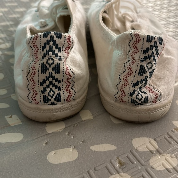 White Sneakers - Picture 3 of 6